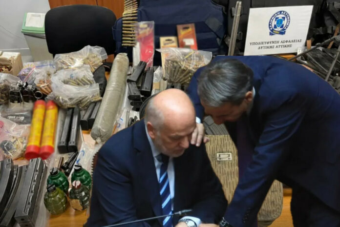 Παραιτηθείτε, κ. Φλωρίδη: Ο Αλβανός βομβιστής είχε συλληφθεί για ...