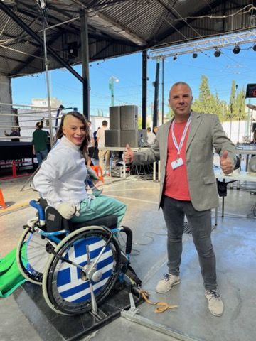 φ2 Με τον χορηγό της Νίκο Ζαχαράτο 2