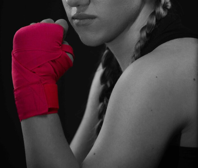 [Εικόνα: boxer-gynaika-696x589.jpg]