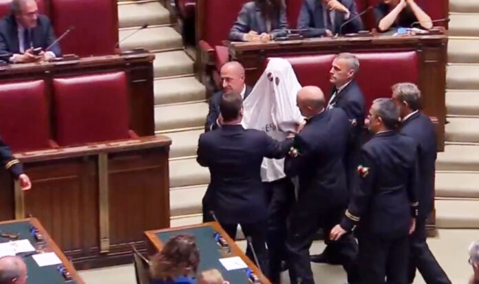 fantasma italos vouleytis