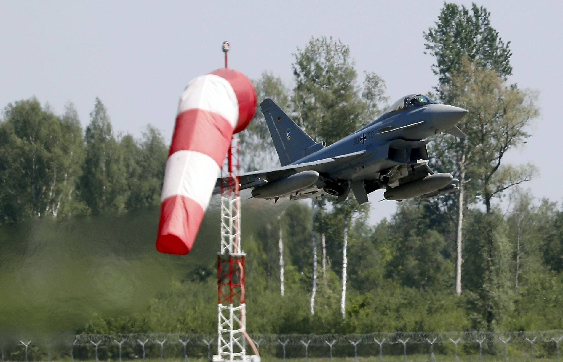 Απαραίτητη προσωρινή λύση τα Eurofighter, σύμφωνα με την έκθεση