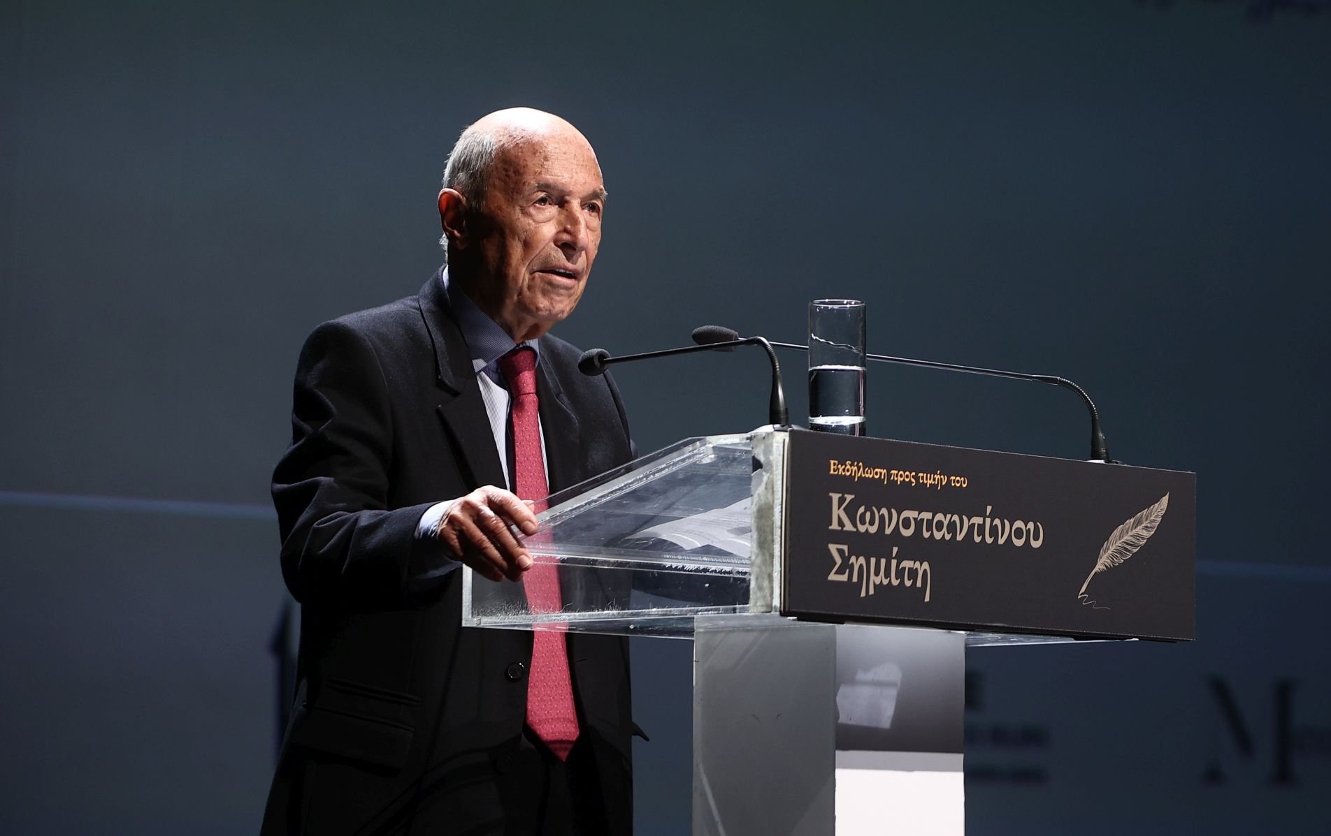 Διασυρμός του πολιτικού κατεστημένου σε άρθρο του καθημερινού αμερικανικού διαδικτυακού περιοδικού «The Globalist»!