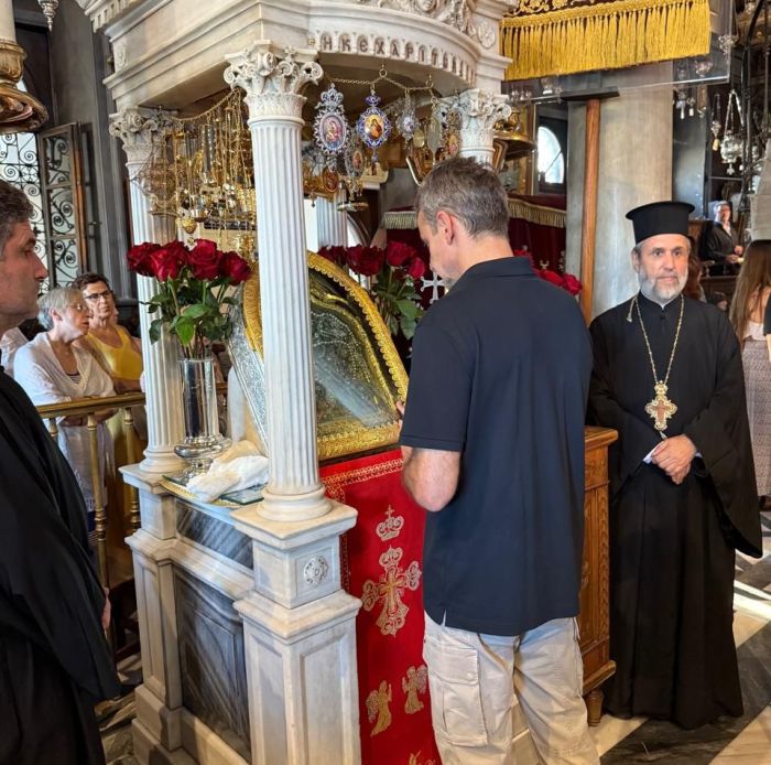 Προσκύνησαν την εικόνα της Μεγαλόχαρης
