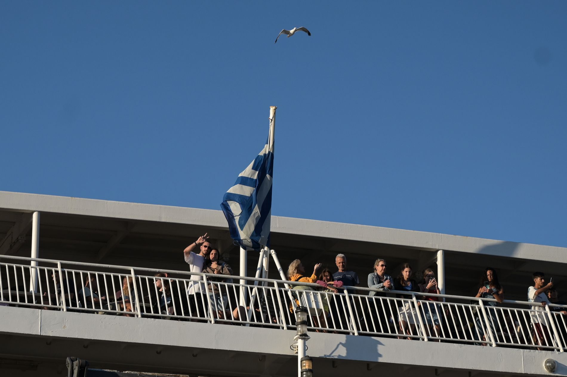 Απαγορευτικό απόπλου: Δεμένα τα πλοία σε Πειραιά, Λαύριο και Ραφήνα
