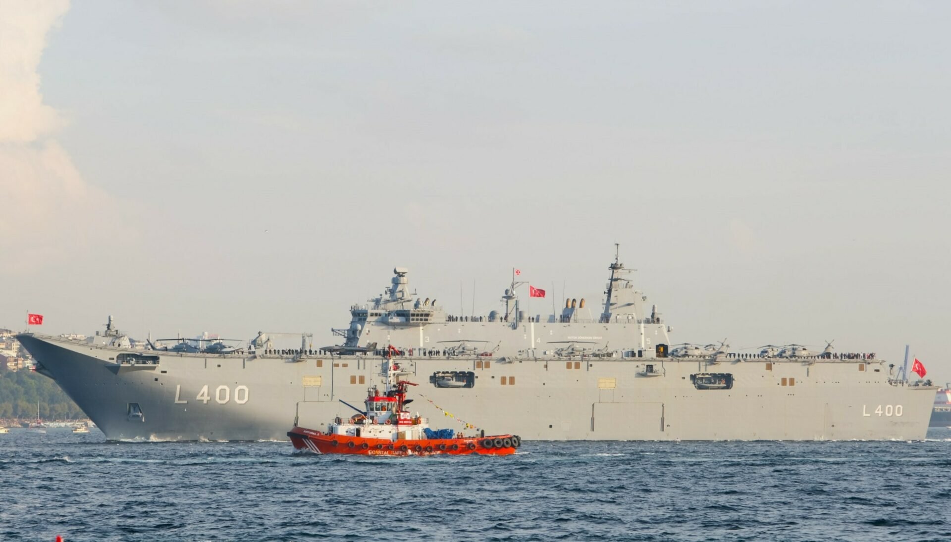 τουρκία φρεγάτα anadolu στον Βόσπορο