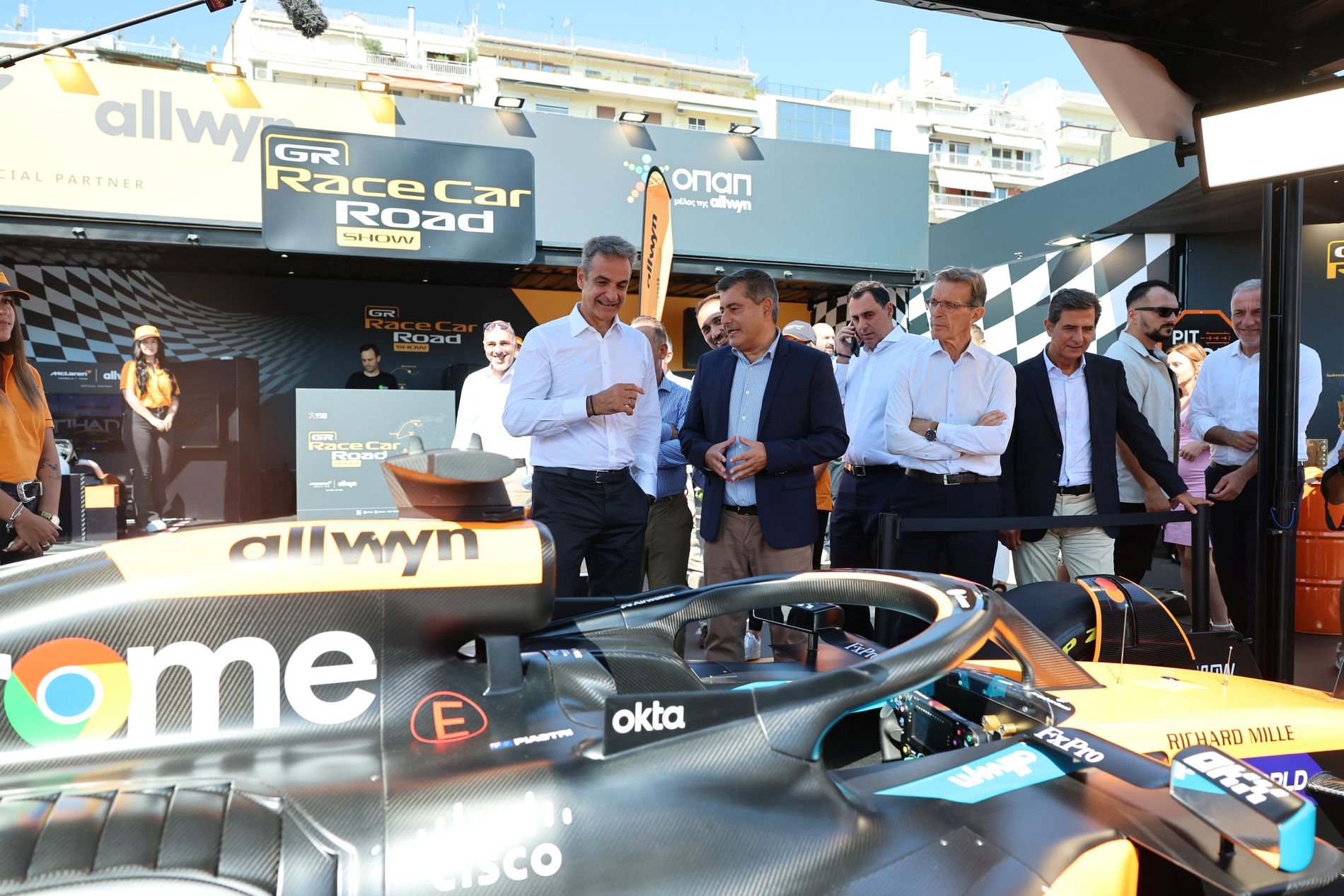 ΔΕΘ 2025: Μπύρα, Formula 1 και…χιούμορ Μητσοτάκη - Τι σχολίασε ο πρωθυπουργός κατά την επίσκεψή του