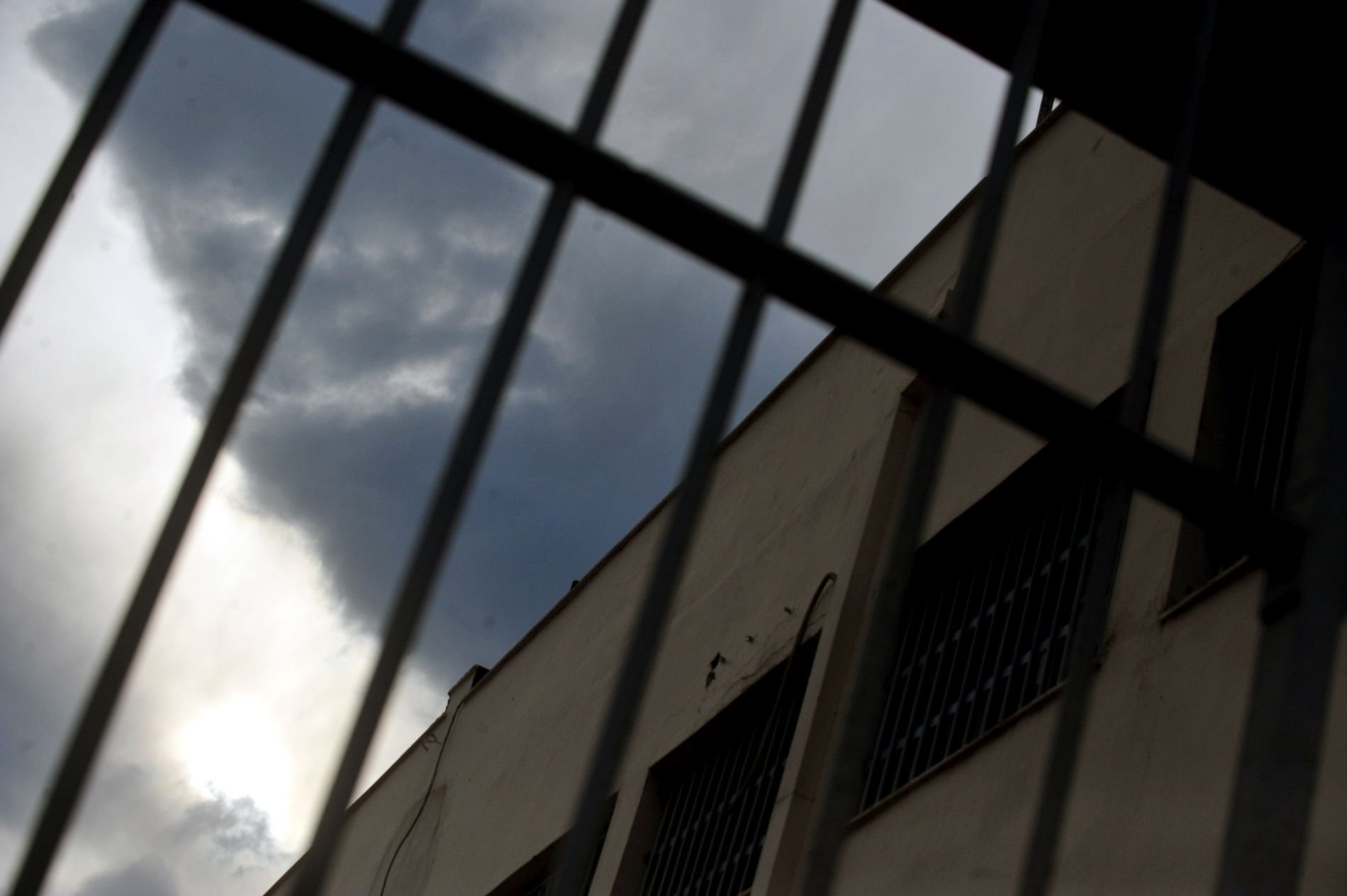 «Σιωπηλή βόμβα» στις ελληνικές φυλακές - Οι μισοί κρατούμενοι είναι αλλοδαποί