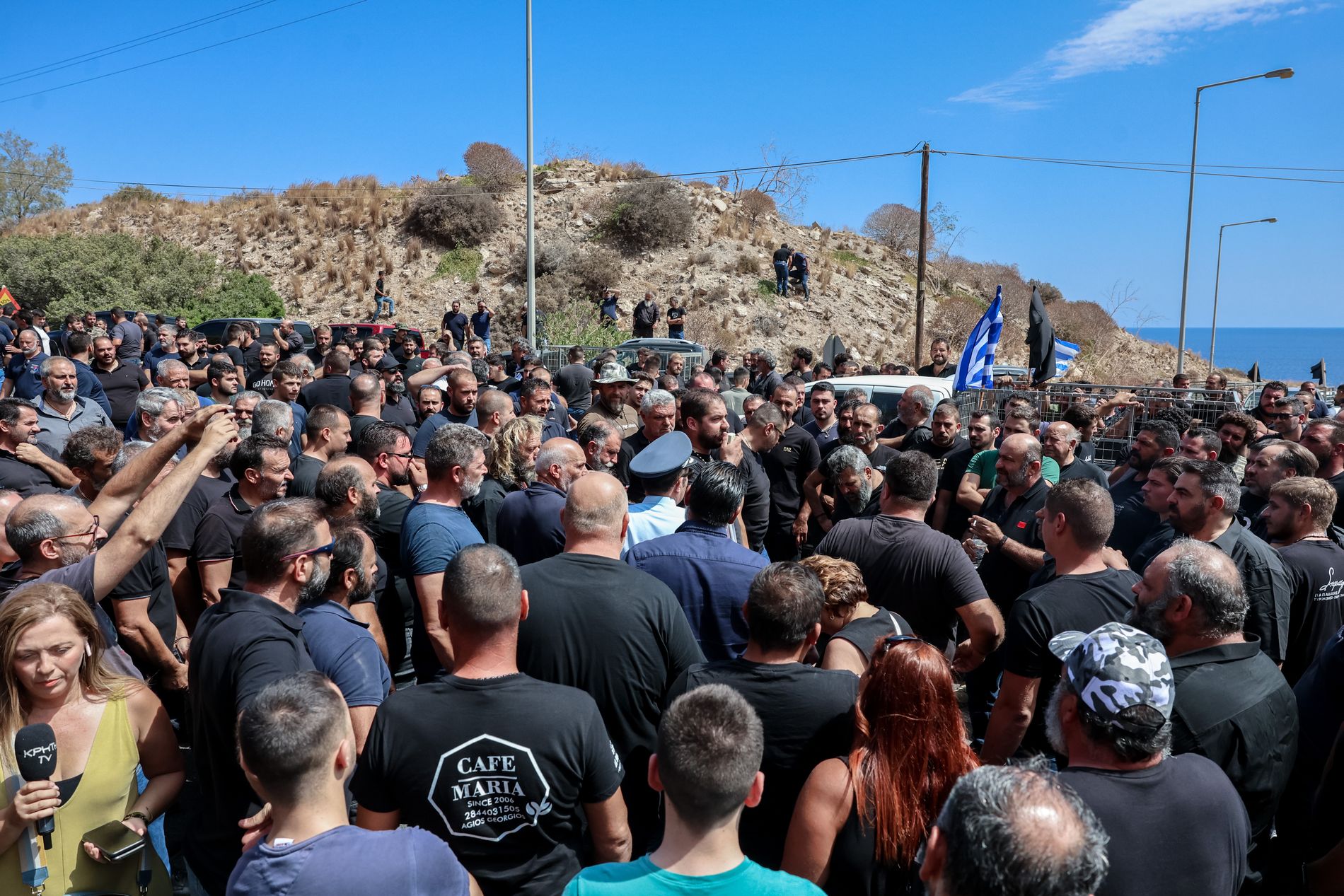 Αγροτοκτηνοτρόφοι στην Κρήτη: «Ζητάμε συγνώμη από τον κόσμο, κάνουμε αγώνα επιβίωσης»
