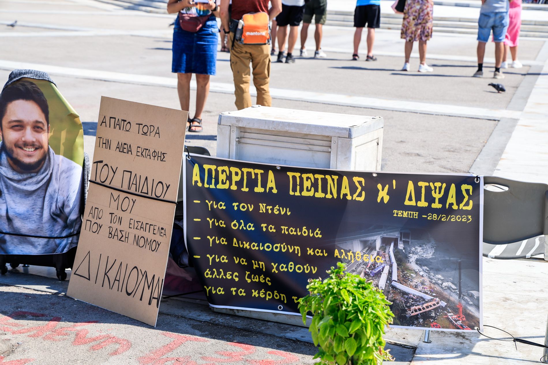 Τέμπη: Σε απεργία πείνας και δίψας προχωρά ο πατέρας του Ντένις Ρούτσι - «Θα παλέψω μέχρι τέλους»