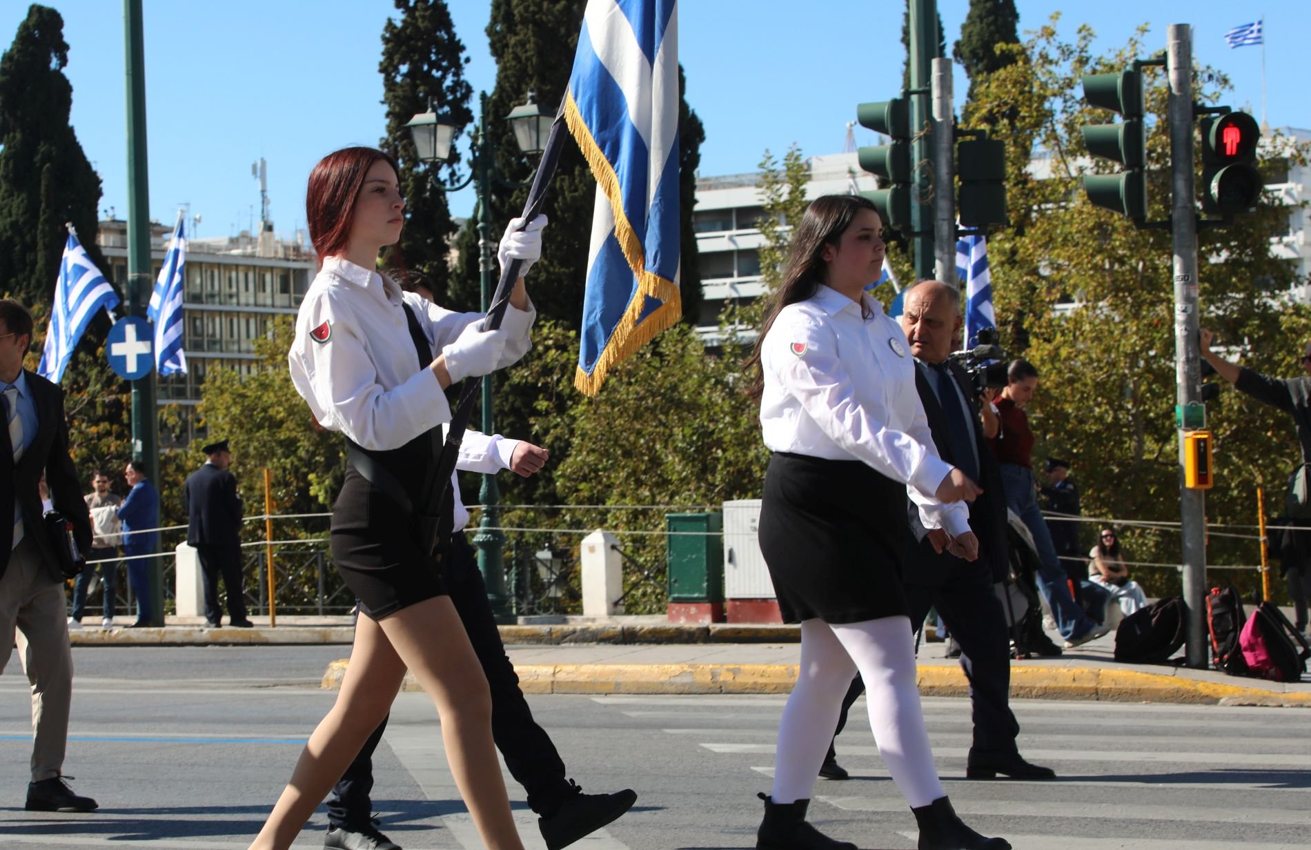 Με το συμβολικό για την Παλαιστίνη «καρπούζι» έκανε παρέλαση μαθήτρια σημαιοφόρος