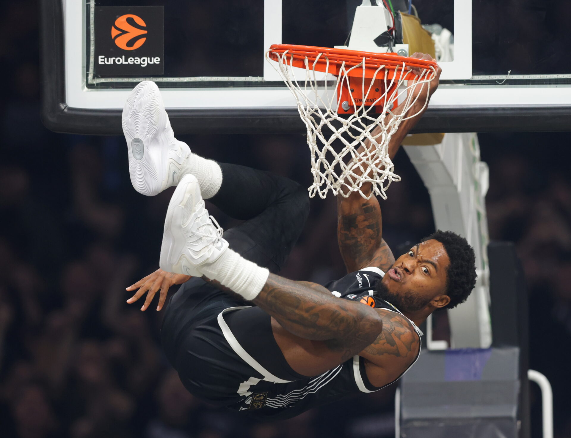 Euroleague: Η Μπαρτσελόνα… κρέμασε στο καλάθι την Παρτίζαν!