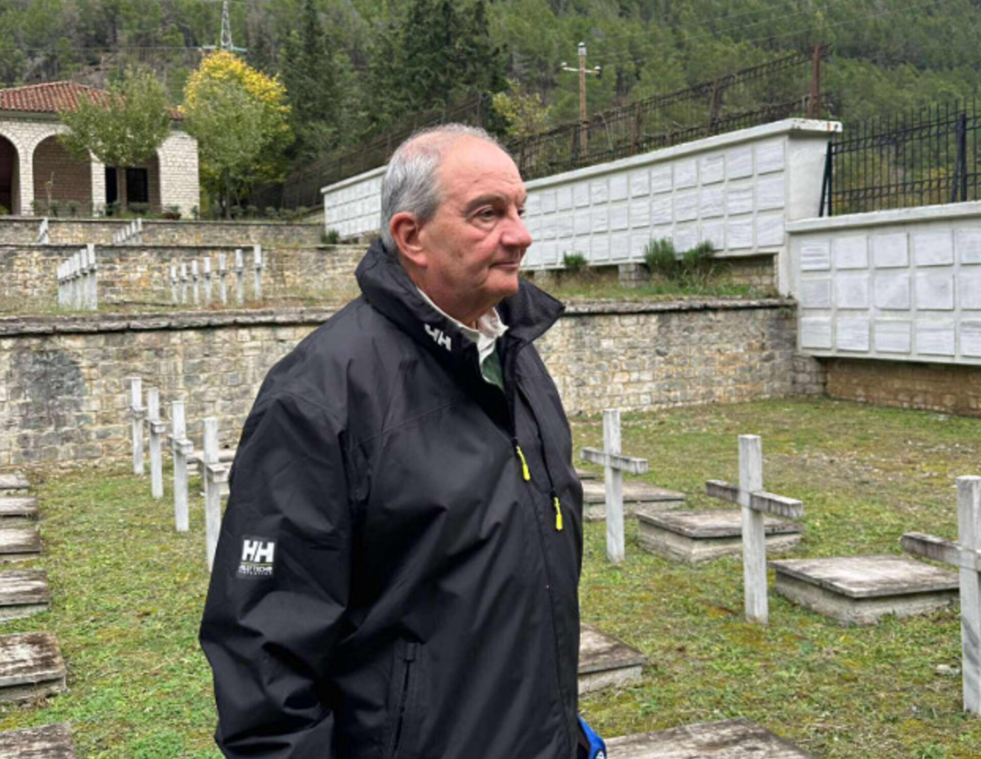 Η επίσκεψη του πρώην πρωθυπουργού Κώστα Καραμανλή στη Βόρειο Ήπειρο