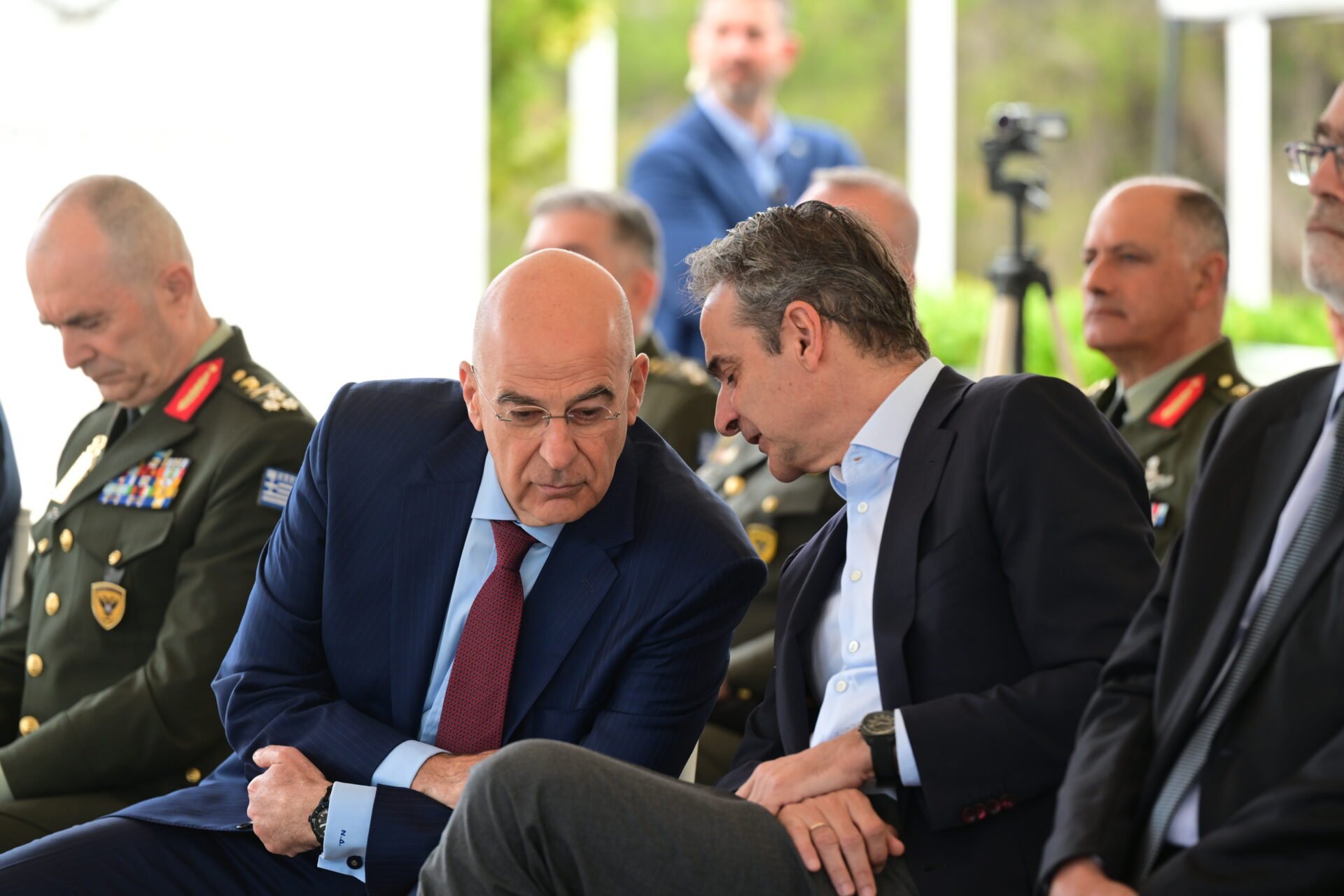 Το Πεντάγωνο «βράζει»: Μητσοτάκης και Δένδιας μαζί – Με φόντο την οργή των ένστολων