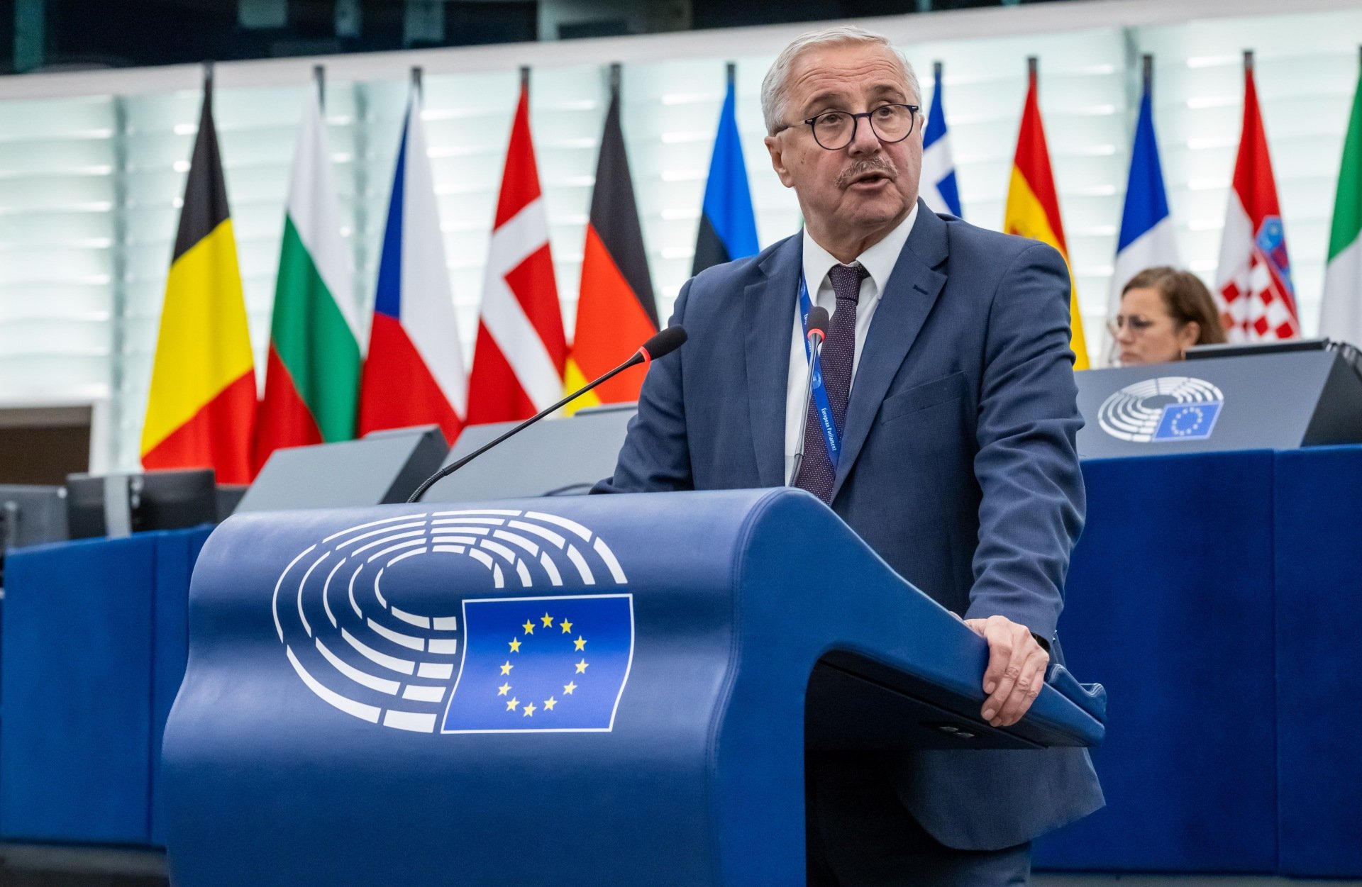 Άρση δικαιώματος βέτο στην ΕΕ: Οι επιπτώσεις για την Ελλάδα μέσω της αποχής των ευρωβουλευτών του ΠΑΣΟΚ