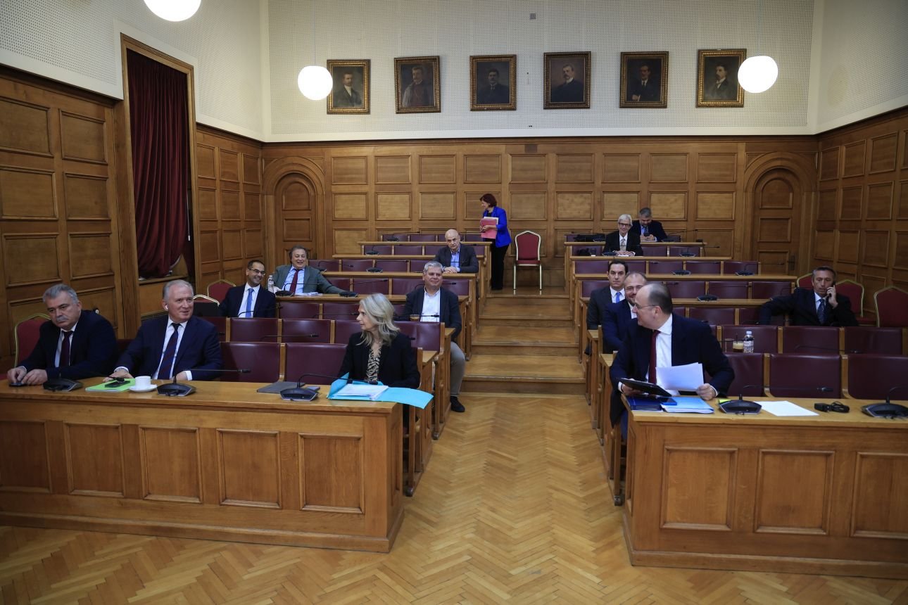 Εξεταστική για ΟΠΕΚΕΠΕ: Τσακώθηκαν δημοσίως στη ΝΔ! Καυγάς Λαζαρίδη – Μαντά