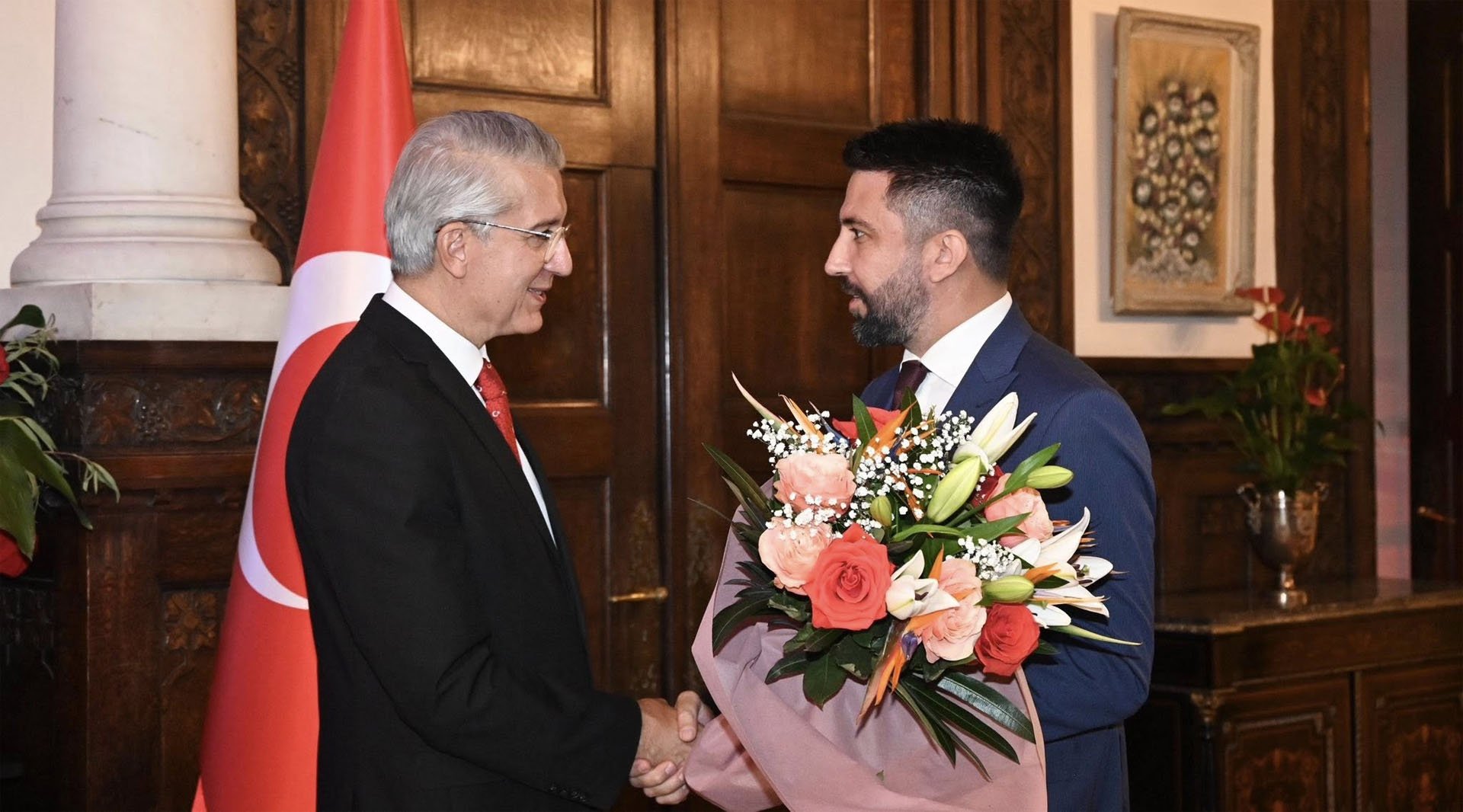 Ο βουλευτής Ροδόπης έτρεξε να γιορτάσει την επέτειο της Τουρκικής Δημοκρατίας