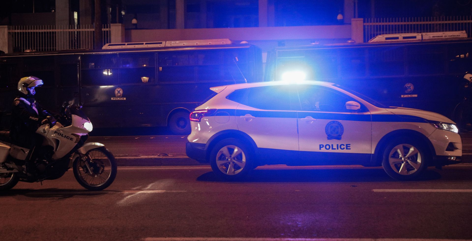 Καλλιθέα: 50χρονος μαχαίρωσε αστυνομικό – Τον πυροβόλησαν να τον ακινητοποιήσουν!