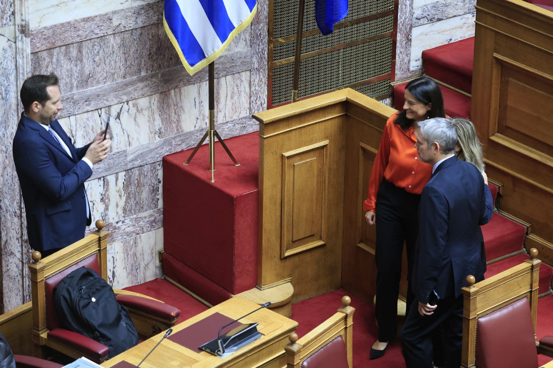 Κεραμέως, βουλή, εργασιακό