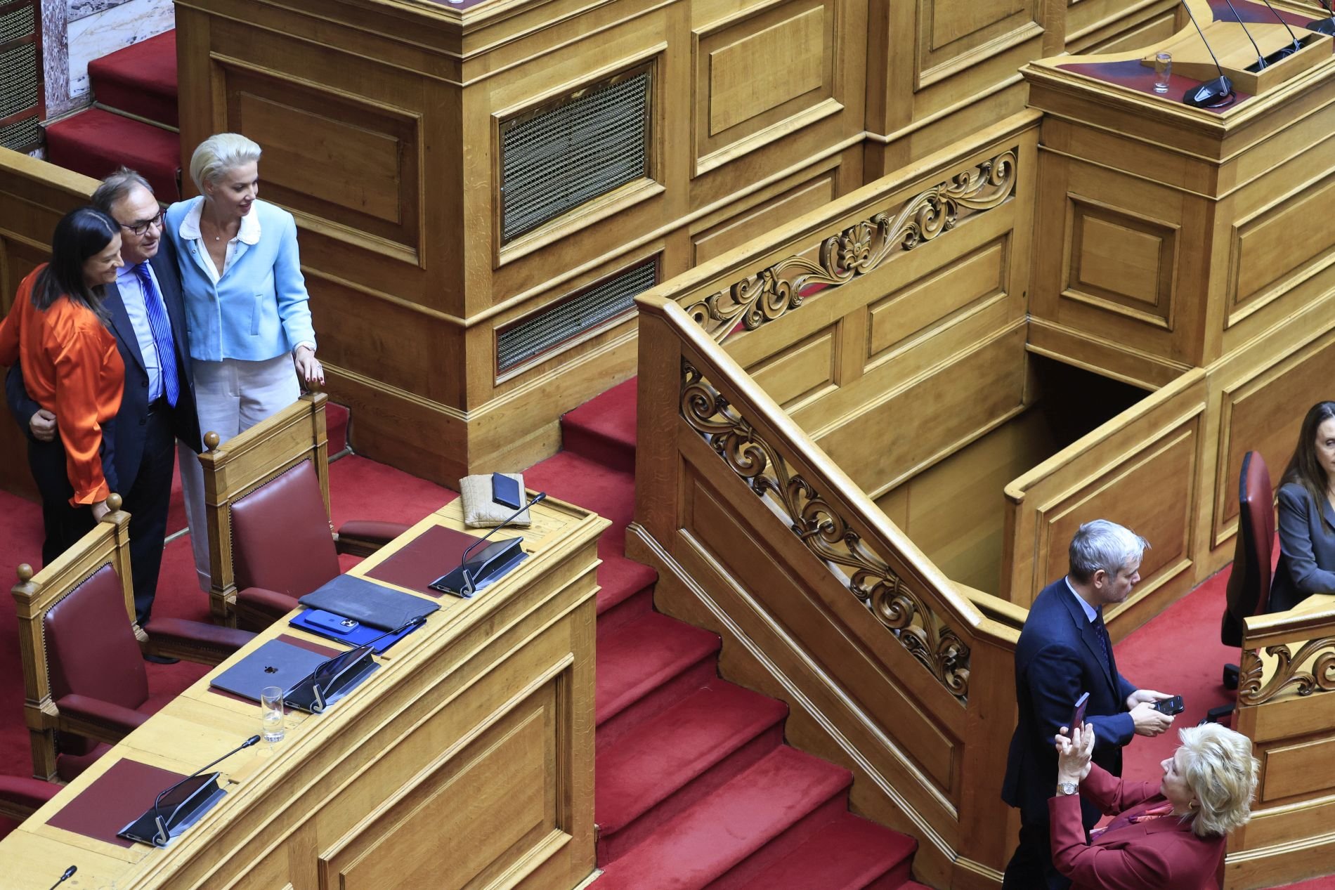 Κεραμέως, βουλή, εργασιακό