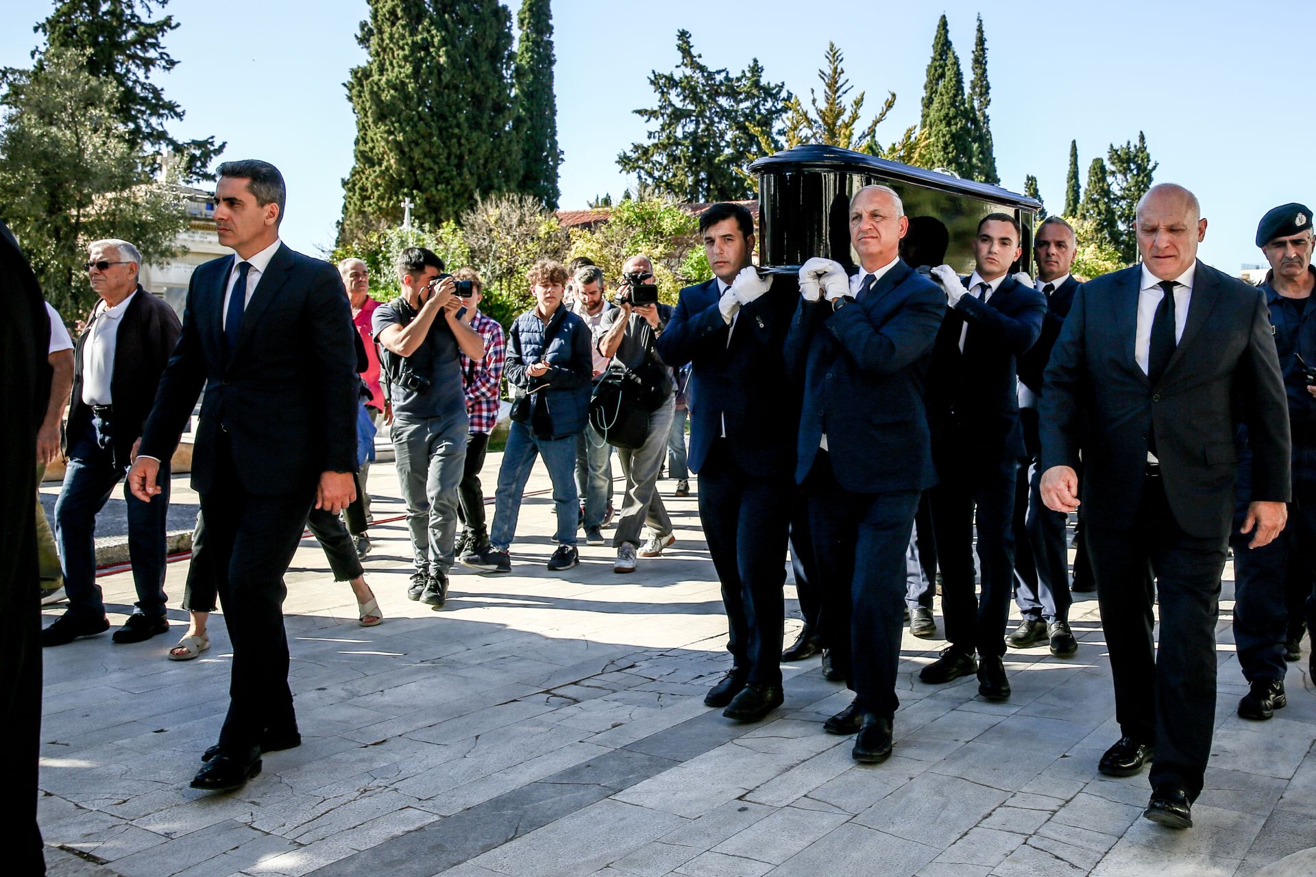 Κηδεία - Διονύσης Σαββόπουλος