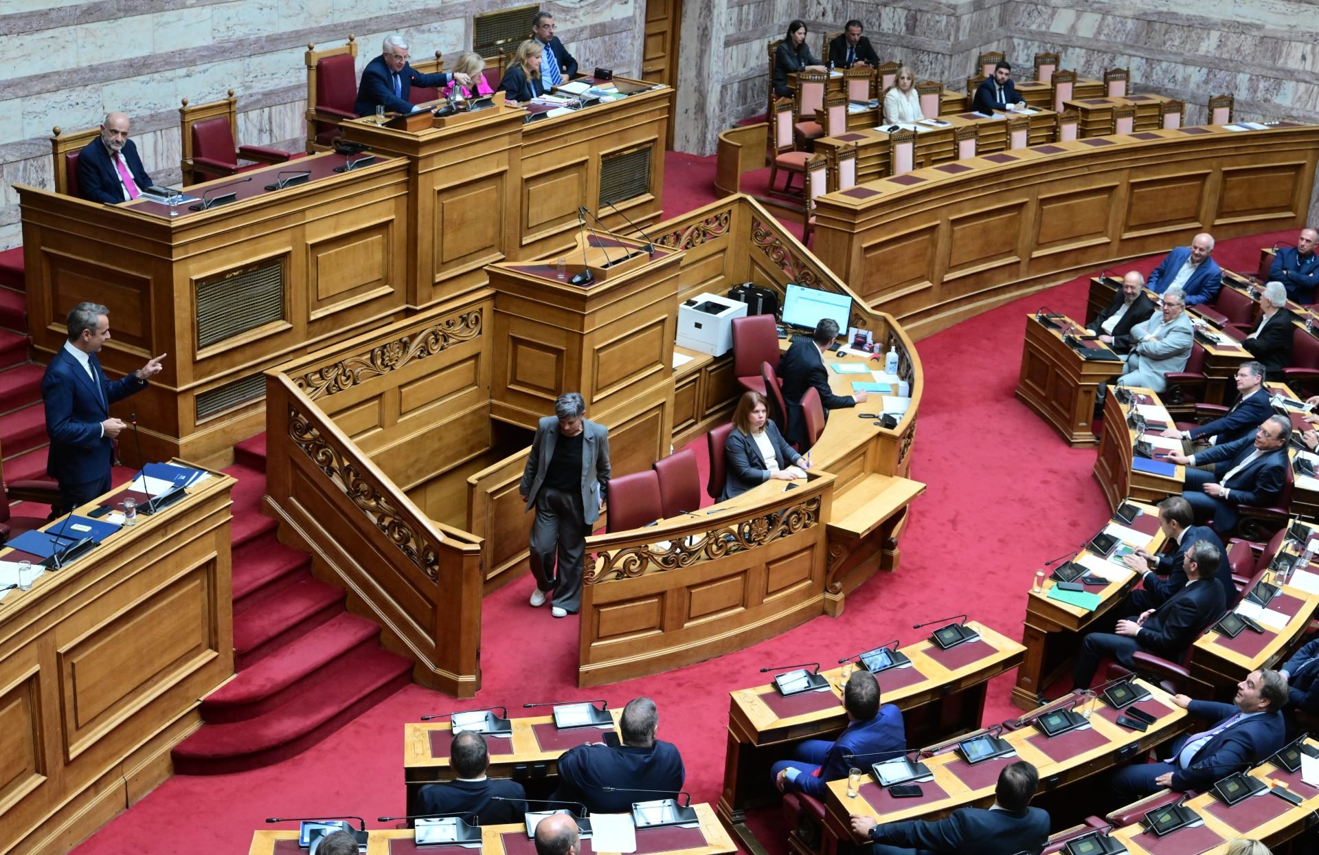 Μητσοτάκης σε Δένδια (μέσω Βελόπουλου): Δεν βλέπω δελφίνους!