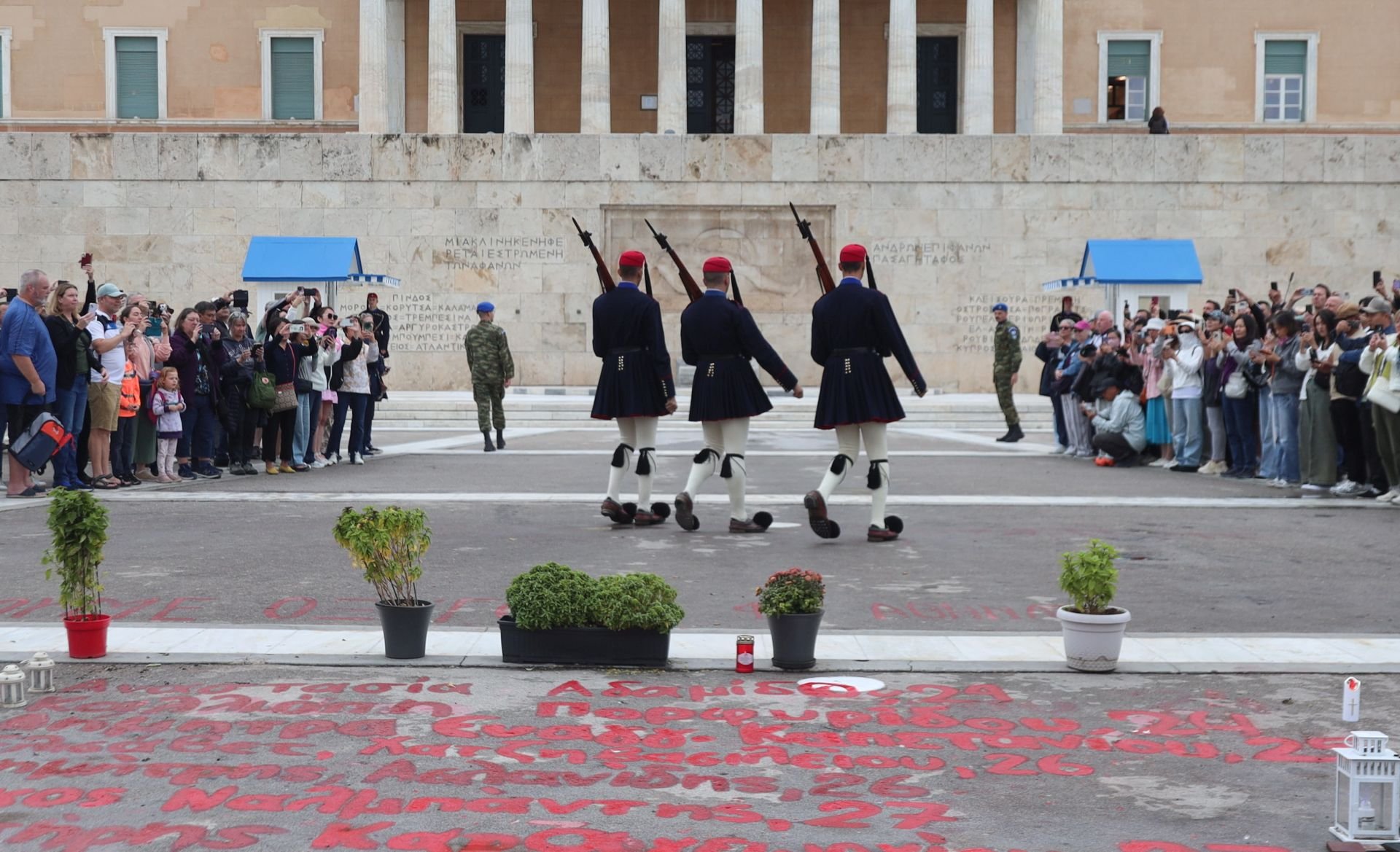 Ηχηρή απάντηση των πολιτών για το μνημείο Αγνώστου Στρατιώτη – Τι ψήφισαν στη δημοσκόπηση του Newsbreak 