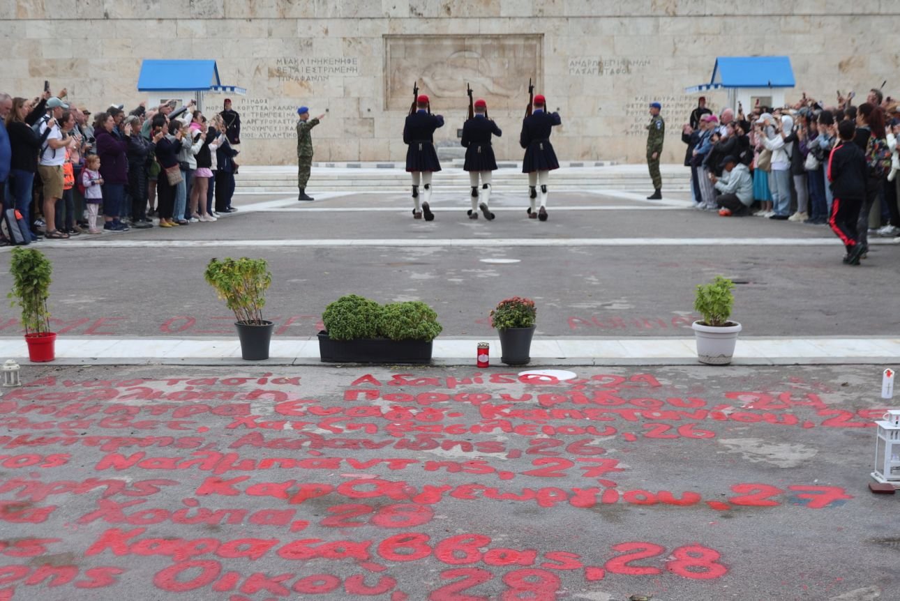 Άγνωστος Στρατιώτης: Δεν θα επιτρέψουν νέα αναγραφή των ονομάτων – Μαίνεται η κόντρα