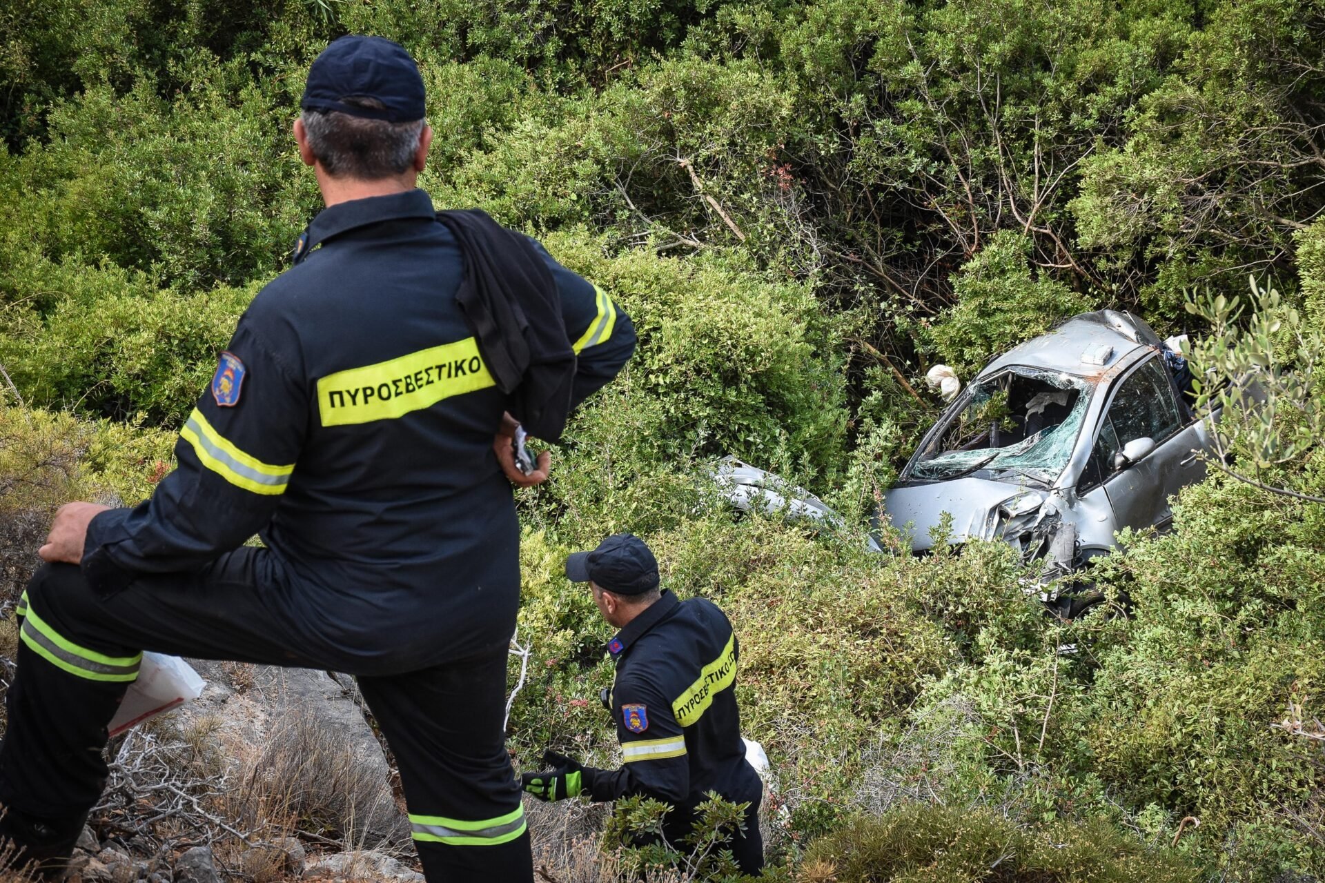Ευρυτανία: Νεκρός 40χρονος μετά από πτώση αυτοκινήτου σε γκρεμό