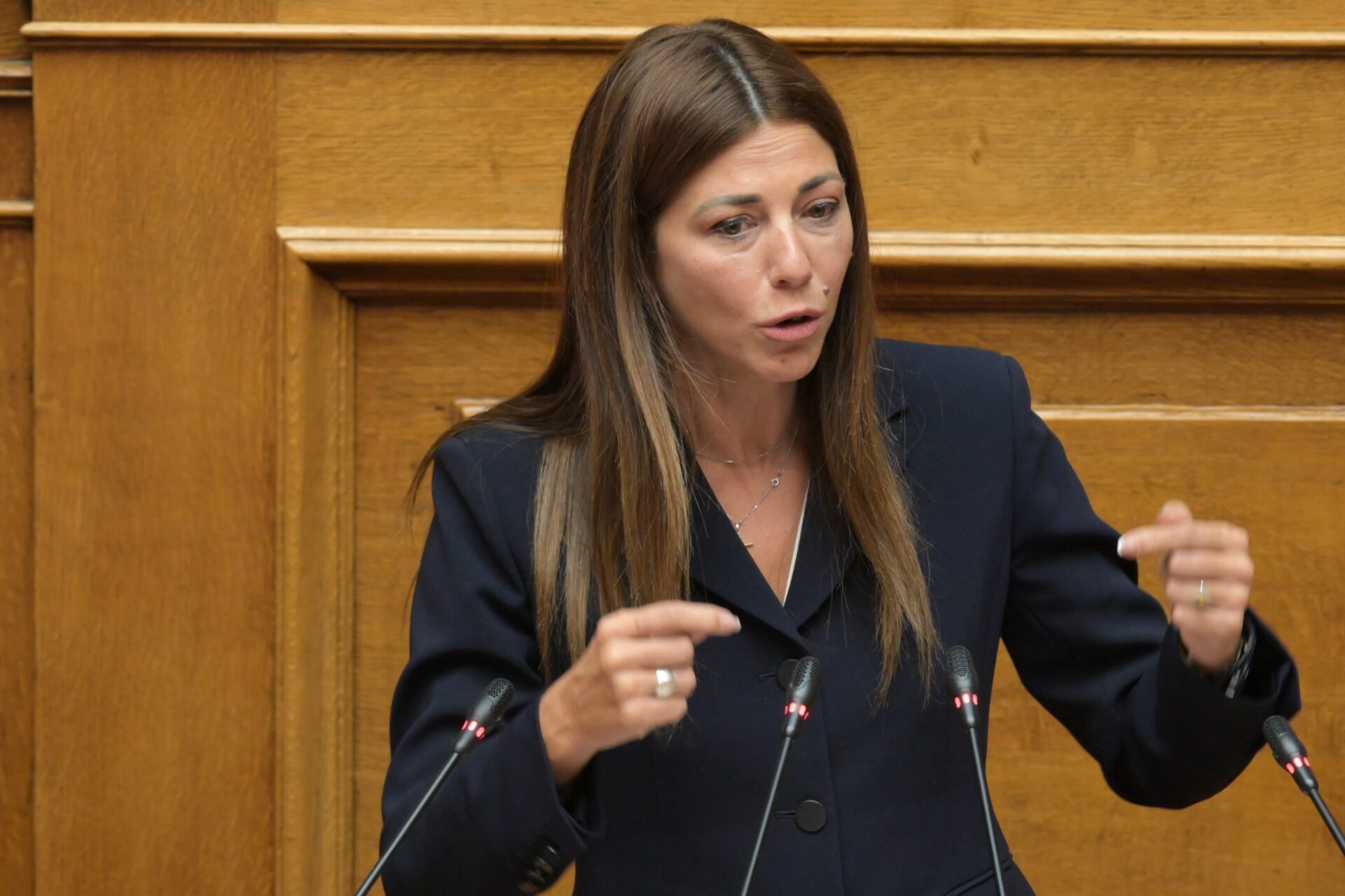 Ζαχαράκη: Οι Πανελλήνιες μένουν μέχρι να… φύγουν – Έρχονται 36.000 αναπληρωτές