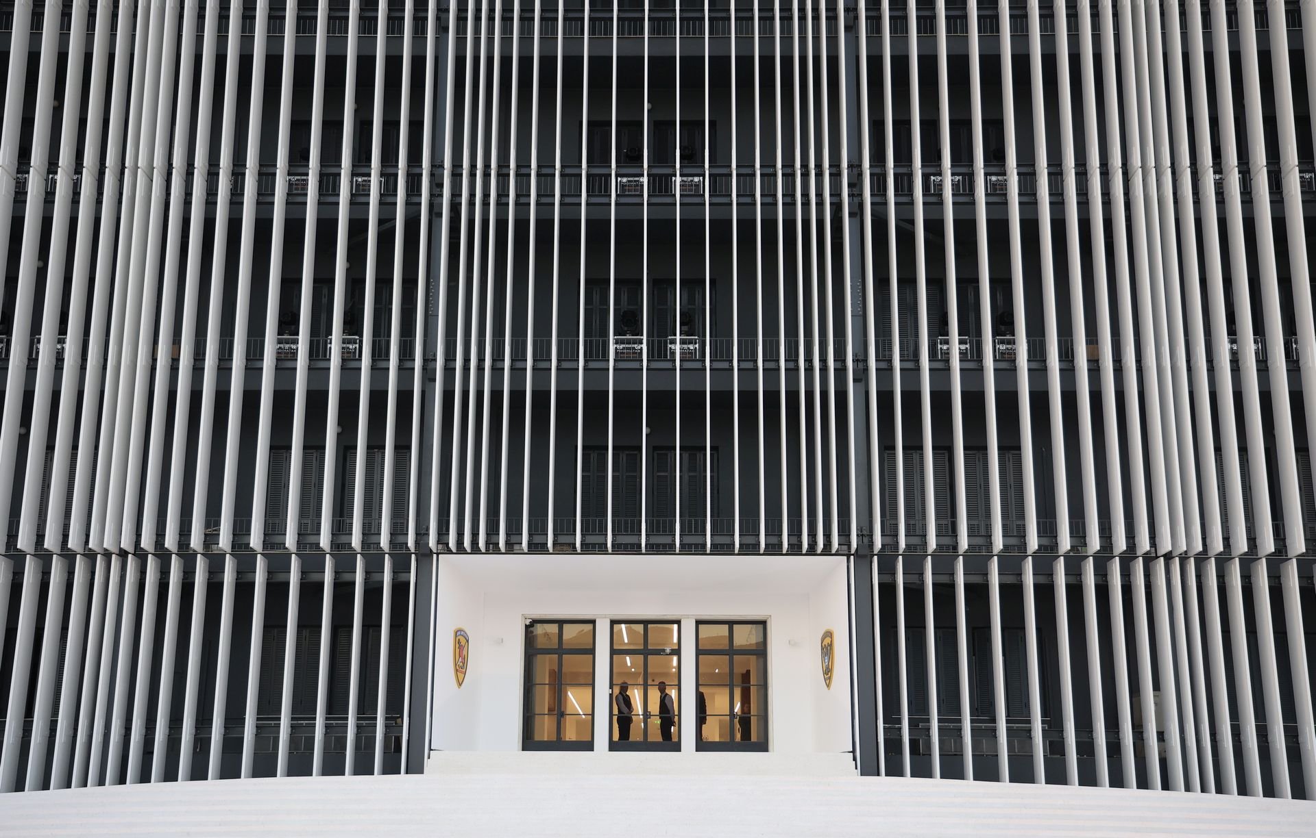 Πεντάγωνο: Διαλύονται τα «σύννεφα» –  Πυκνώνουν τα πικρόχολα σχόλια