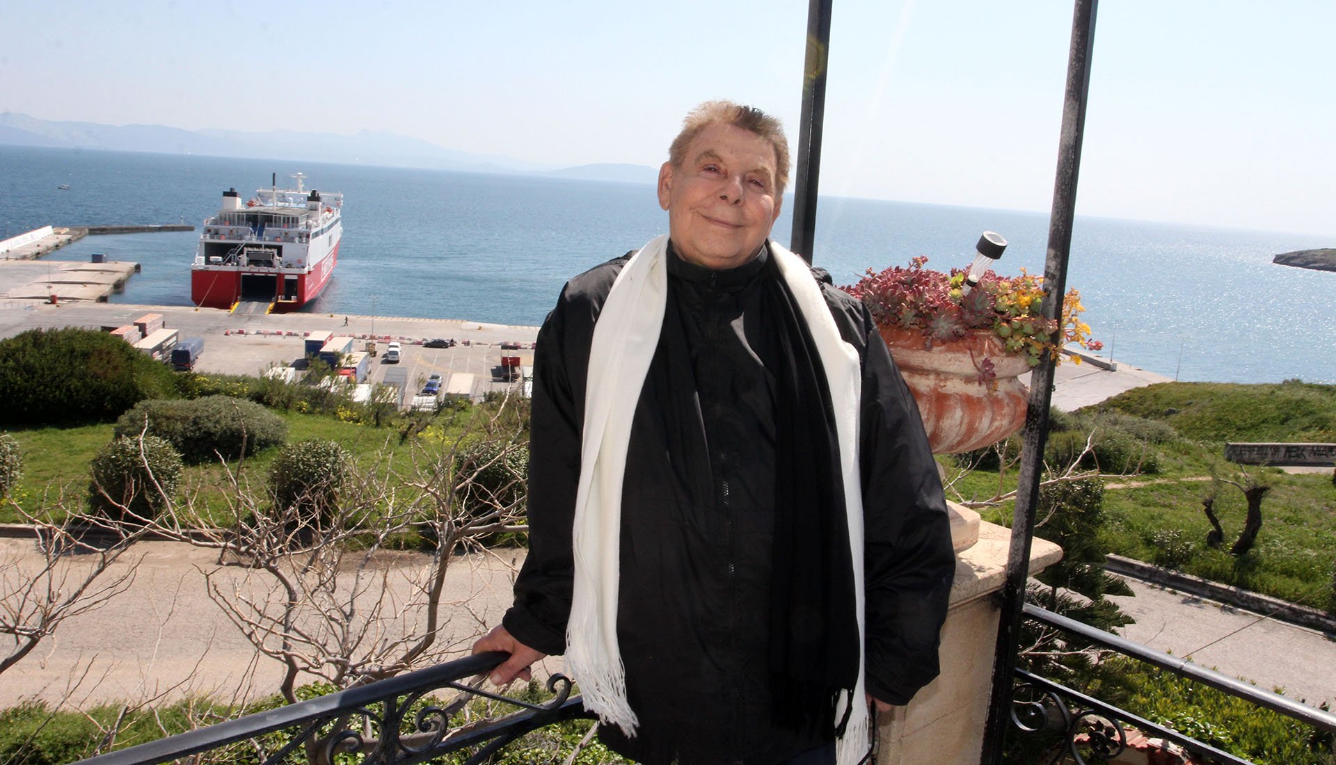 Γιάννης Γαλάτης: Πουλάει την πολυκατοικία του στη Ραφήνα και συγκινεί για τη φιλανθρωπία του