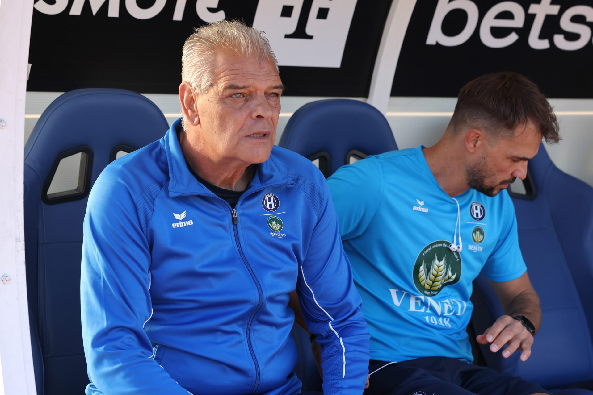 Προπονητής έμαθε στον δρόμο της επιστροφής την απόλυσή του!