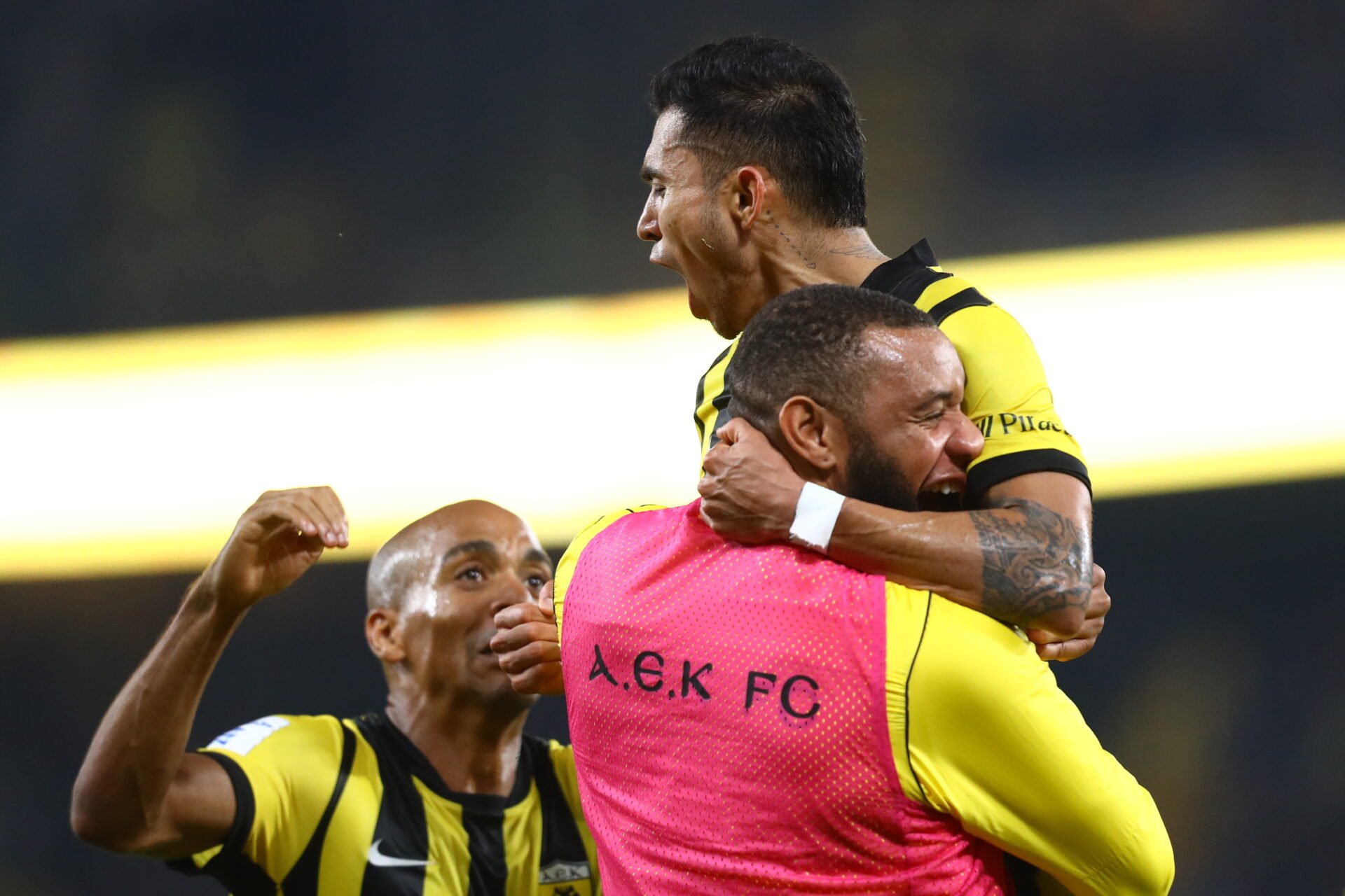 Λύτρωση στο 90+2′ για την ΑΕΚ – Σκόρερ ο… πυροτεχνουργός Πινέδα στο 1-0 με τον Παναιτωλικό