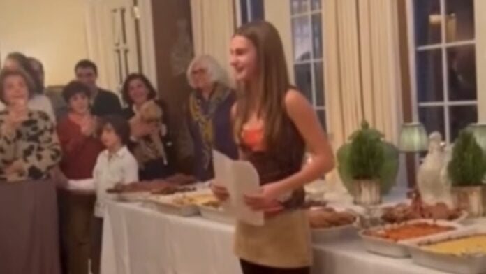 Tην ημέρα των Ευχαριστιών κατέρρευσε το τραπέζι με τα φαγητά