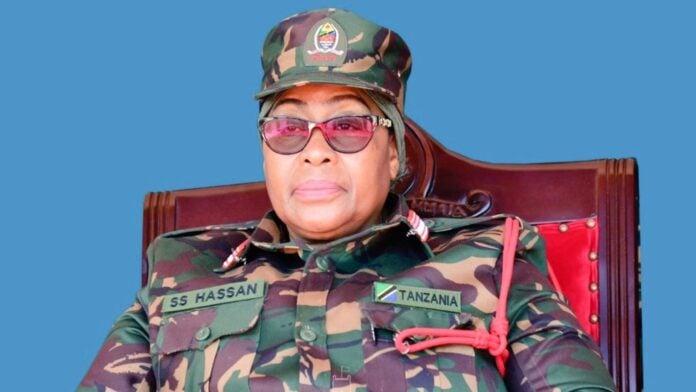 Πρόεδρος Τανζανίας: Διόρισε όλο το υπουργικό συμβούλιο από το σόι της Η προεδρος της Τανζανίας