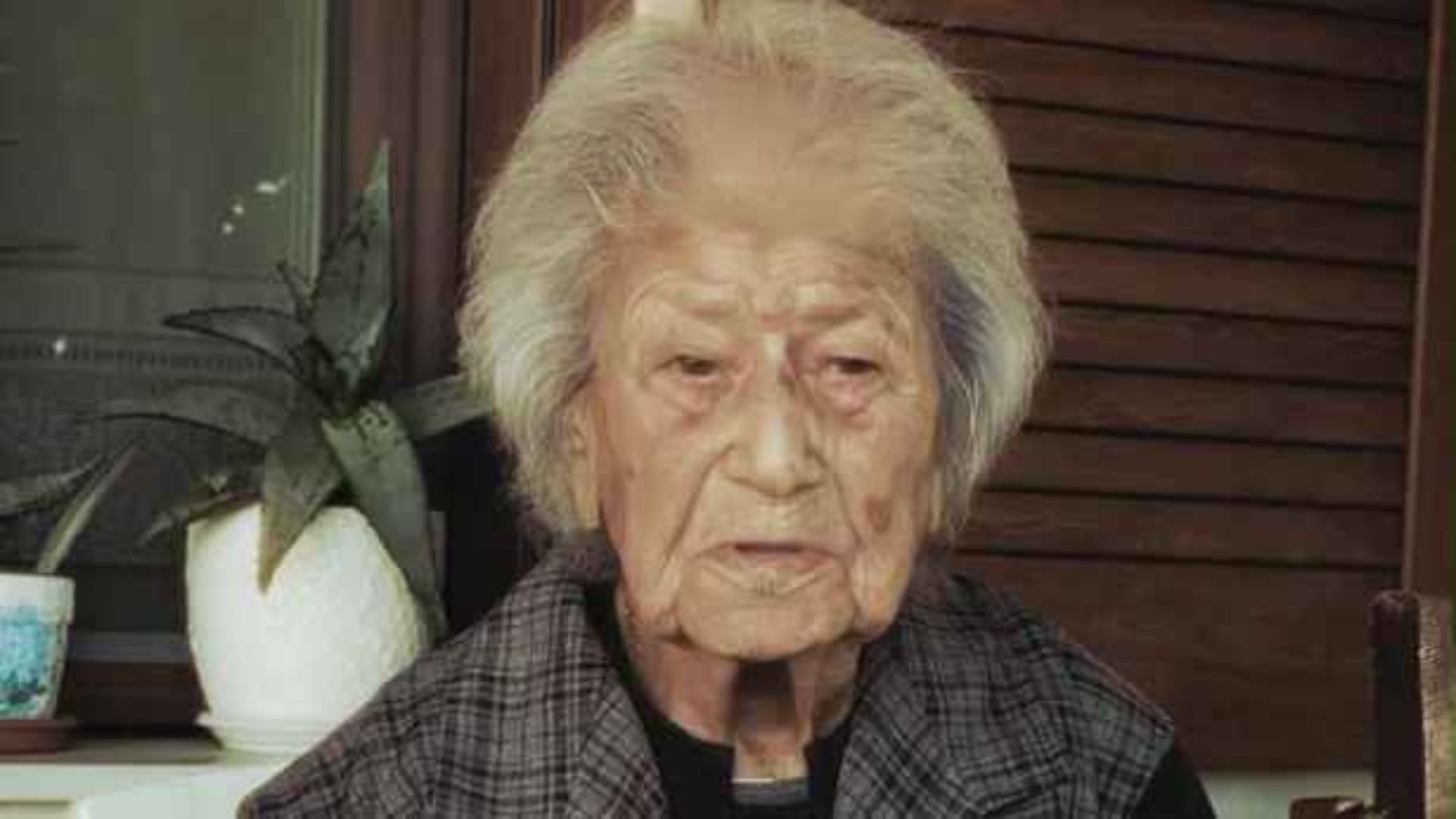 Η γιαγιά Άννα, 104 ετών: Η τελευταία πρόσφυγας από τη Σινασό