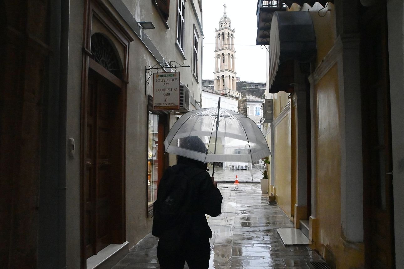 Καιρός: Συννεφιά και τοπικές βροχές – Πού αναμένονται καταιγίδες