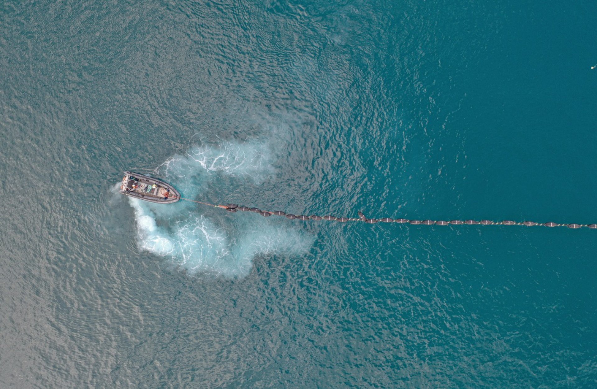 Απάντηση-καταπέλτης Κομισιόν σε Φαραντούρη: Γεωπολιτικής σημασίας το καλώδιο με Κύπρο