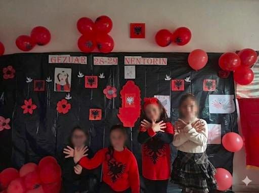 Αλβανία, σχολείο, παιδιά, αετός