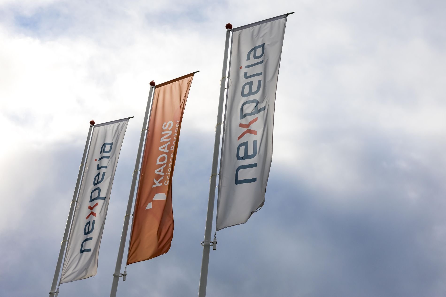 Nexperia, σημαίες, Ολλανδία, Κίνα