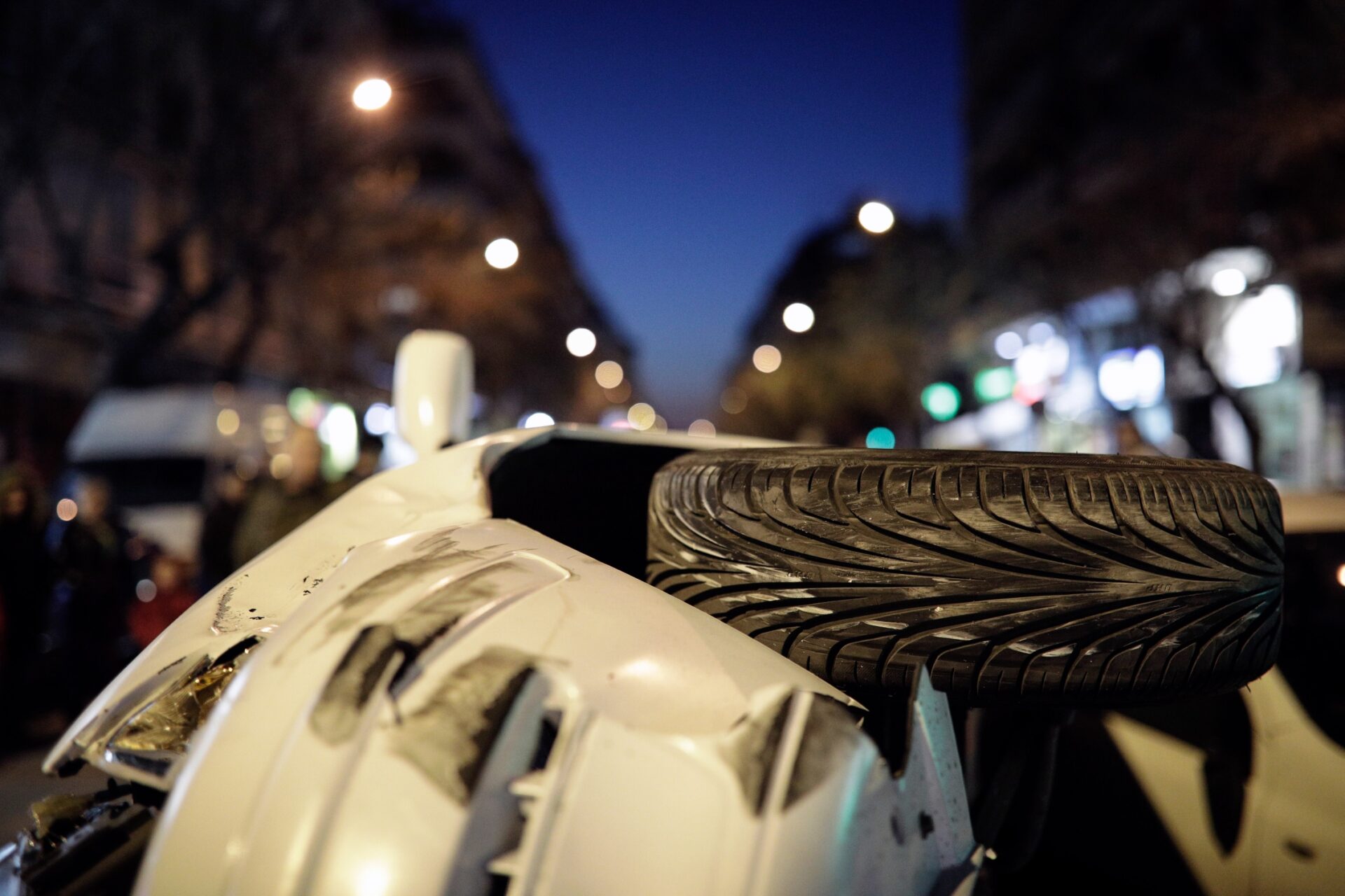 Μετωπική σύγκρουση στη Λάρισα – Τέσσερις τραυματίες, οι δύο σε σοβαρή κατάσταση