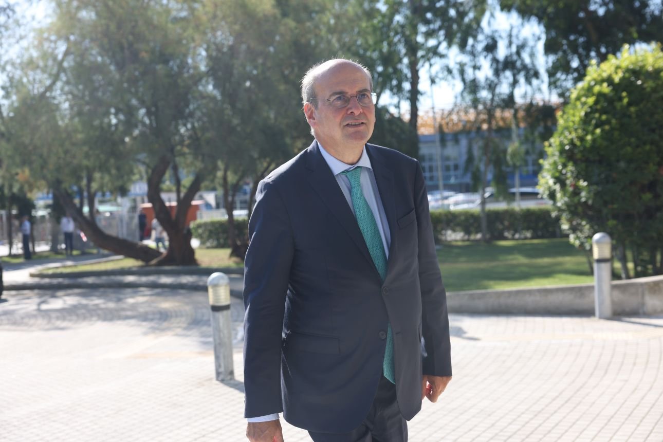 ΕΛΤΑ: Ο Χατζηδάκης γνώριζε από τις 10 Οκτωβρίου για τα «λουκέτα» και το έπαιζε ανήξερος