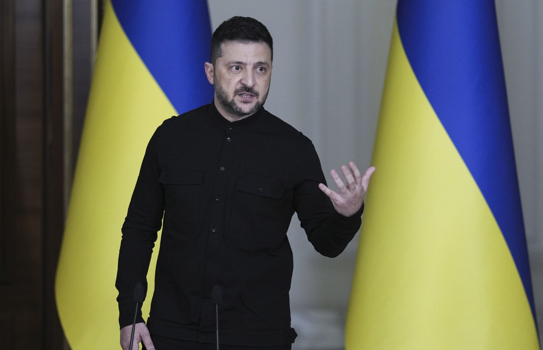 Ζελένσκι, ουκρανικές σημαίες, Γερμάκ