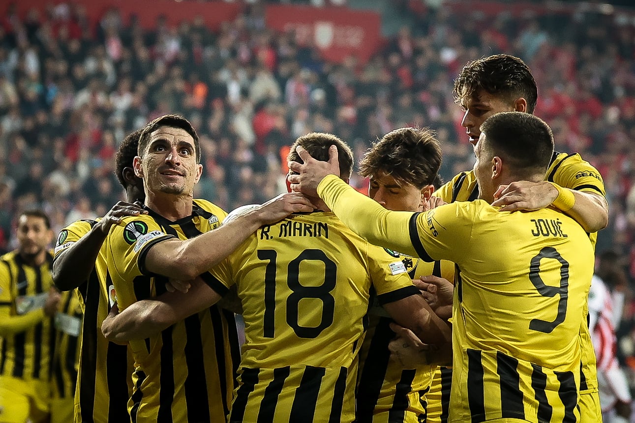 Η ΑΕΚ έστησε το λάβαρο του Δικέφαλου αετού στην Σαμψούντα κι εκτοξεύτηκε στους «16»