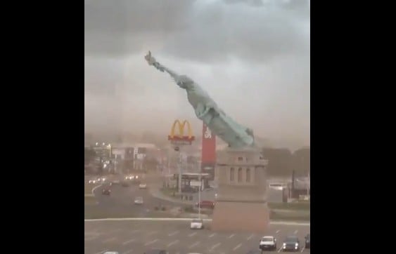 Βραζιλία: Συγκλονιστικό βίντεο με την κατάρρευση του «Αγάλματος της Ελευθερίας»