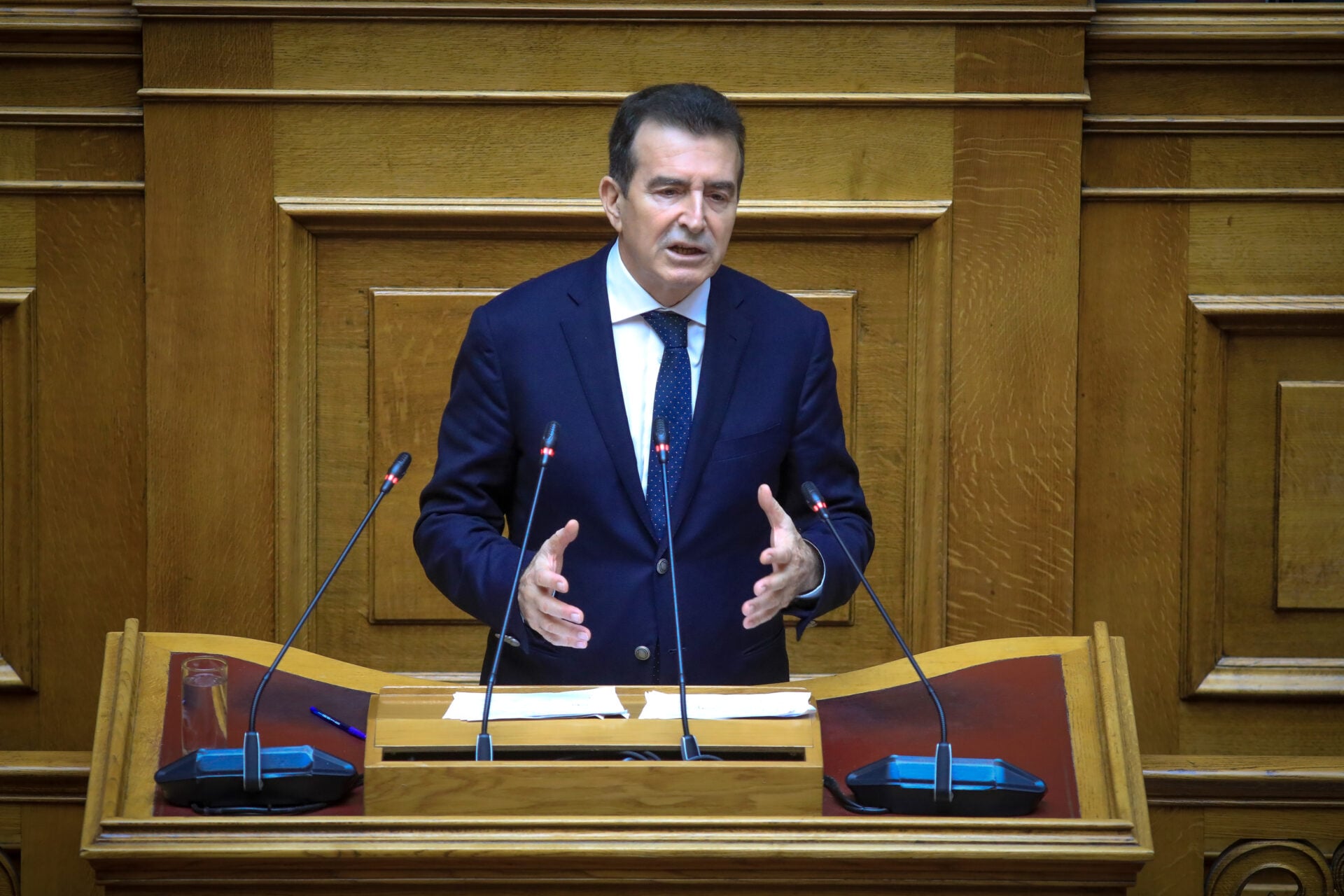 Χρυσοχοϊδής για μπλόκα: «Που απευθύνεστε, σε ηλιθίους; – Τί είμαστε εδώ μέσα, λωτοφάγοι;»