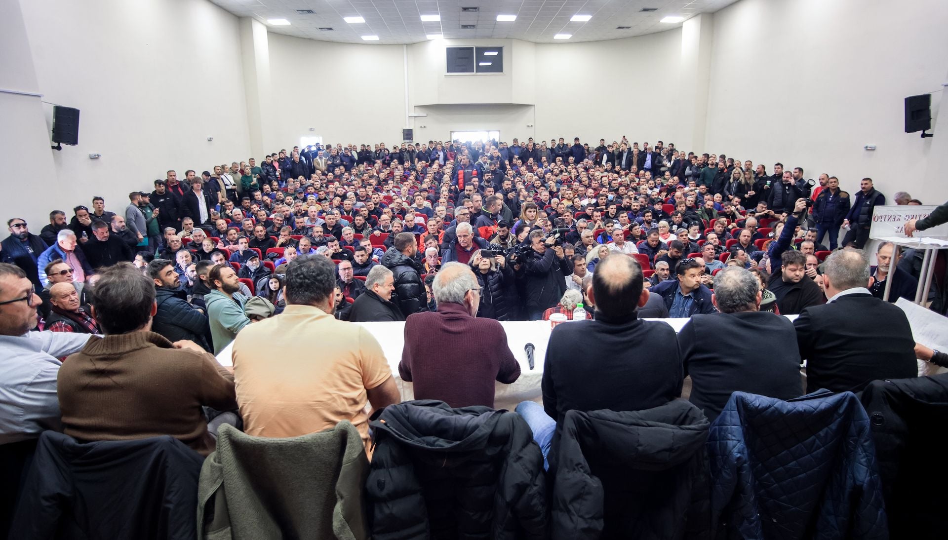 Επιφυλάξεις από τους αγρότες στη σύσκεψη της Νίκαιας