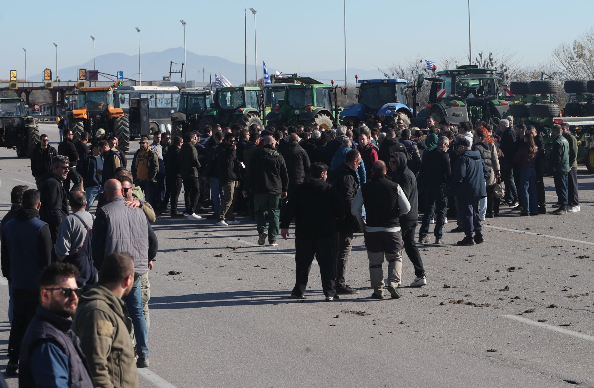 ΙΧ έπεσε πάνω σε τρακτέρ στα Μάλγαρα