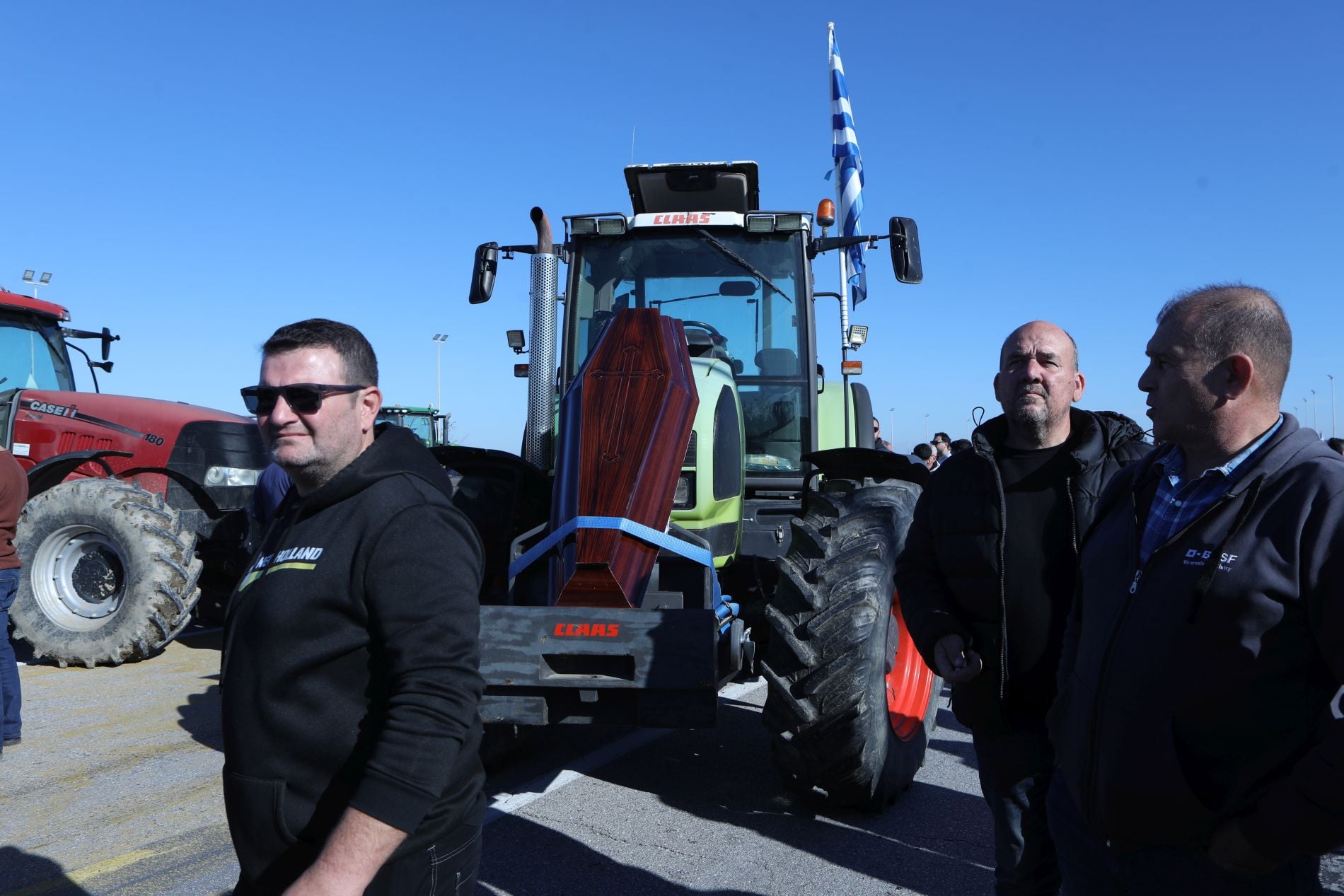 Τρακτέρ, φέρετρο