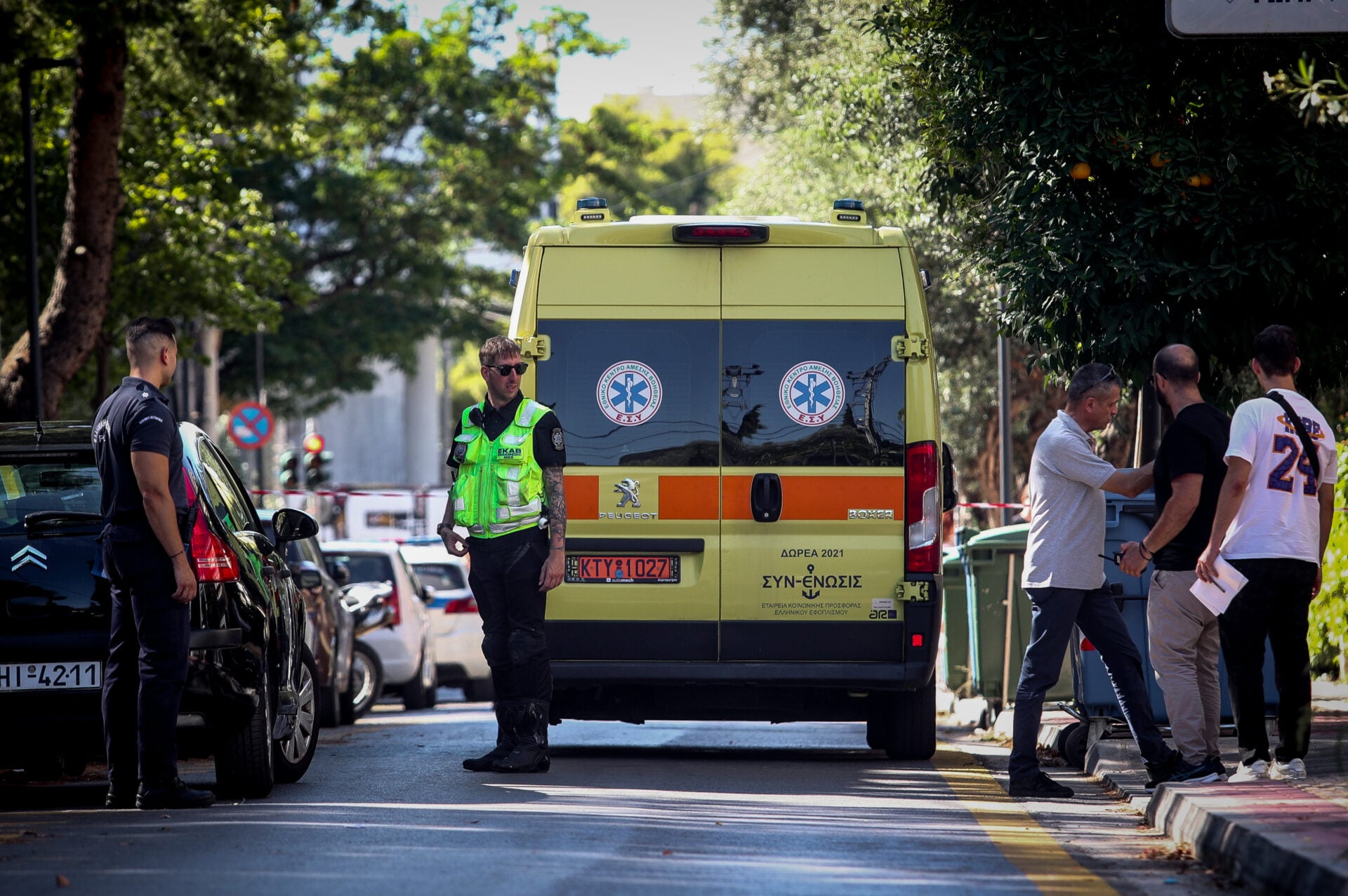 Γκύζη: Μαχαίρωσε τη σύζυγό του και έβαλε τέλος στη ζωή του πέφτοντας από ταράτσα!